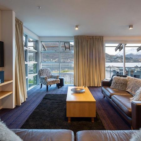Absolute Lakefront Location - 3 Bedroom Apartment Квінстаун Екстер'єр фото